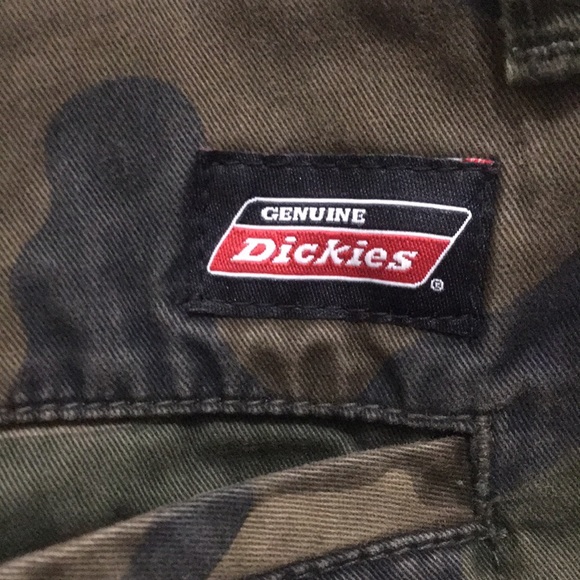 Dickies Camo Shorts 5 Pockets Lightweight EUC - Picture 5 of 6